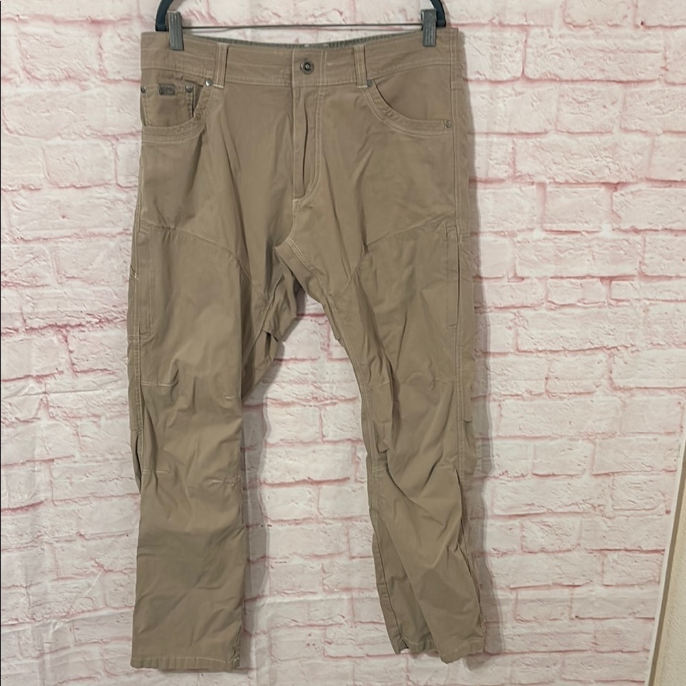 Kuhl men’s tan renegade cargo pants